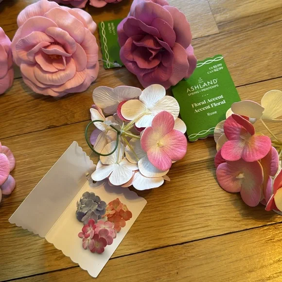 NWT Bundle of 13 Assorted Faux Flower Accents - Peony, Rose & Hydrangea 🌹 - Picture 7 of 16